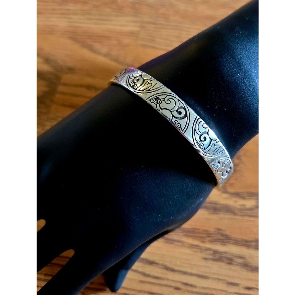 BRIGHTON "Dream Token" Vintage Silver Etched Bangle Bracelet CLASSIC CHIC! - Picture 2 of 8